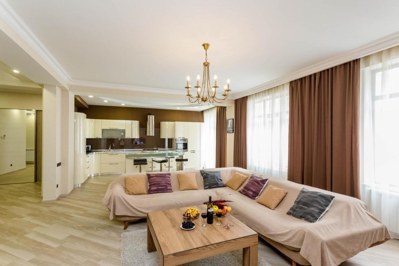 Rustaveli Residence III ティビリシ エクステリア 写真