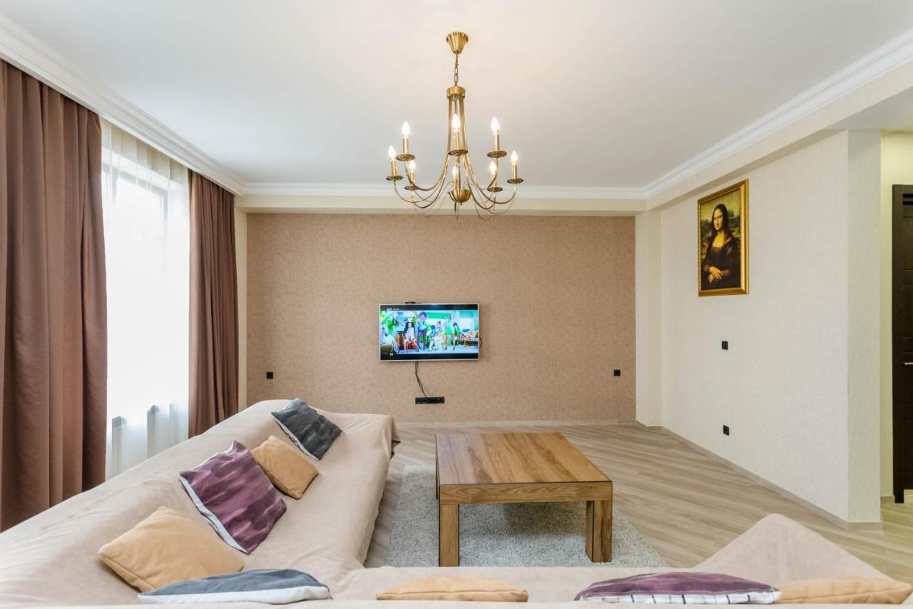 Rustaveli Residence III ティビリシ エクステリア 写真
